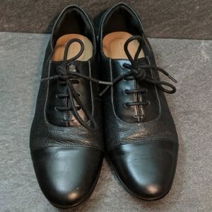 Clarks lace-up cap toe oxford loafers